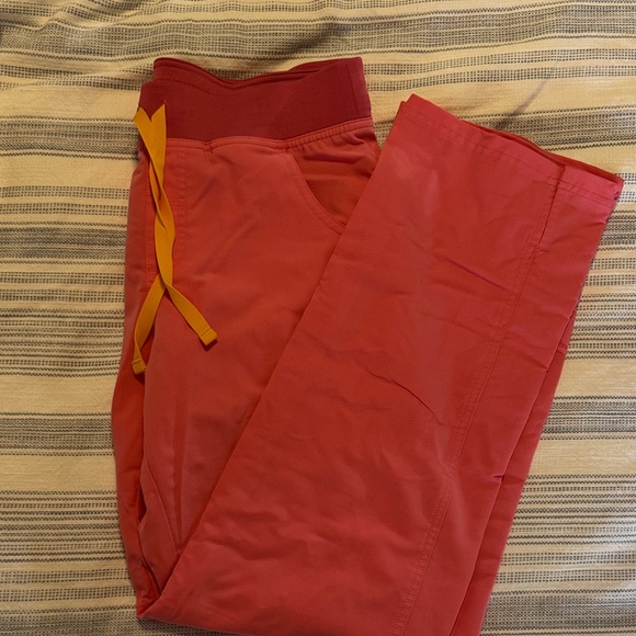 FIGS Scrub Set - Picture 3 of 4